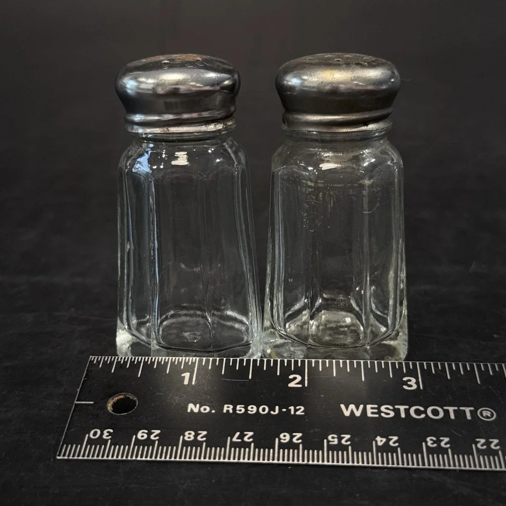 Clear Glass Salt & Pepper Shaker Set‎ w Stainless Steel Lids Marked Canada
